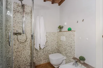 Helene Smart Flat with Elevator inside Lucca – Фото 8