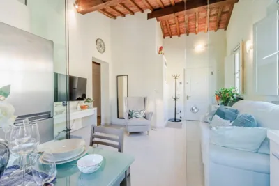 Helene Smart Flat with Elevator inside Lucca – Фото 11